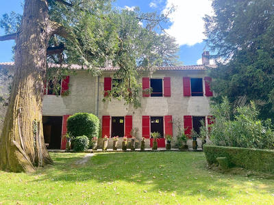 Maison de village - 320 m² - 10 pièces
