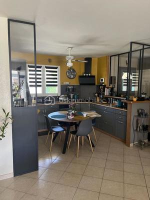 Maison - 104 m² - 5 pièces