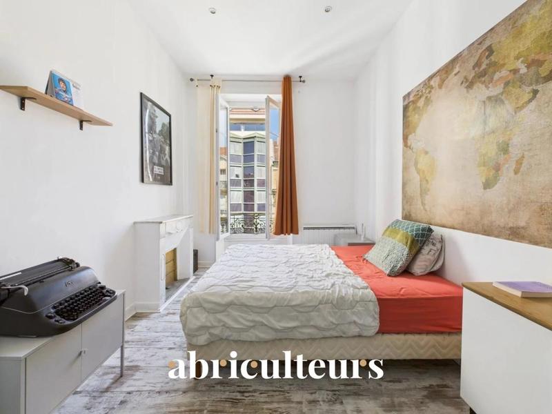 Appartement ancien - 88 m² - 4 pièces