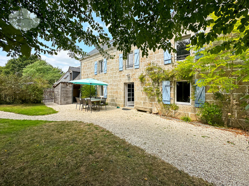 Maison - 211 m² - 15 pièces