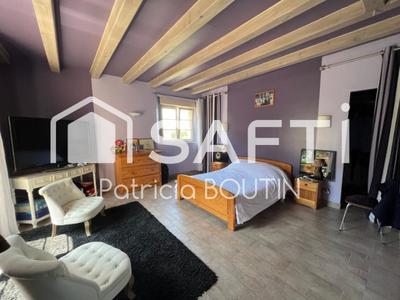 Maison - 470 m² - 12 pièces