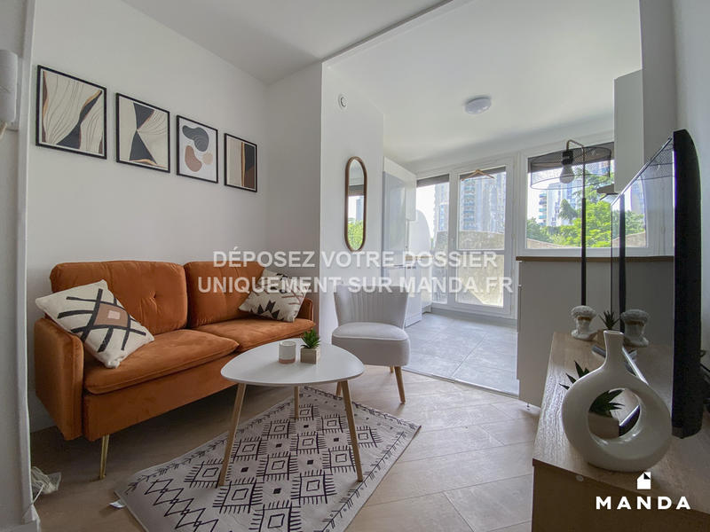 Chambre - 10 m² - 5 pièces