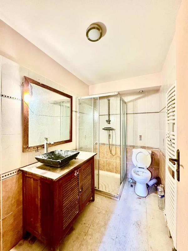 Maison - 201 m² - 6 pièces