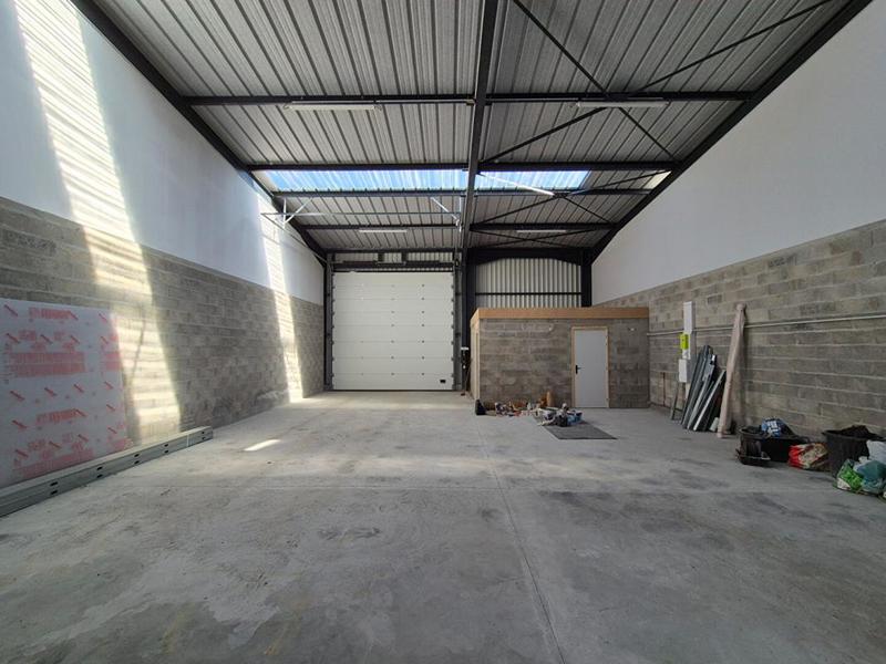 Parking / Garage - 195 m²