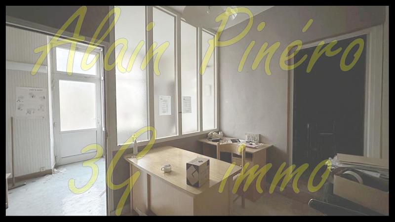 Local commercial - 127 m² - 6 pièces