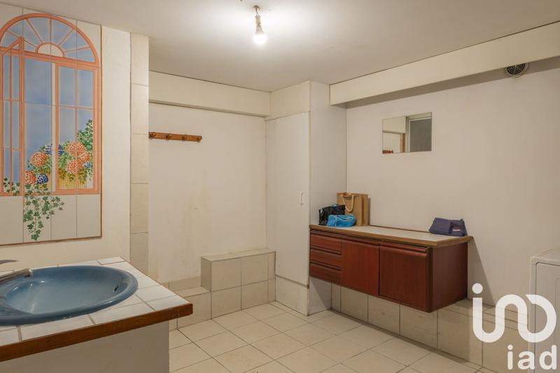 Maison - 222 m² - 8 pièces