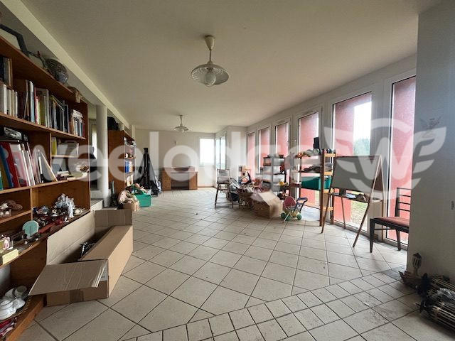 Maison - 320 m² - 12 pièces