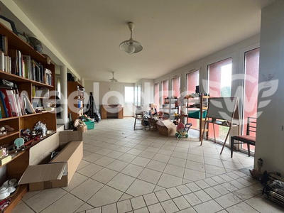 Maison - 320 m² - 12 pièces