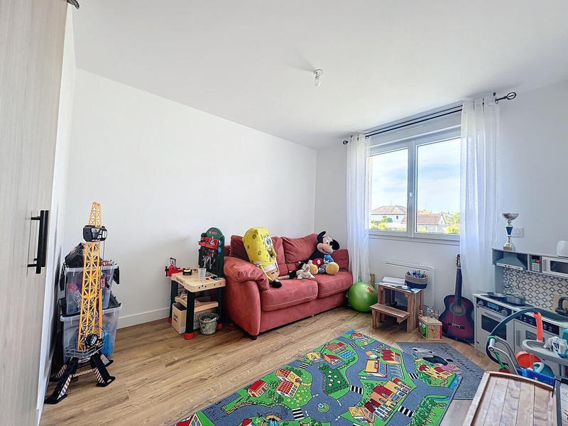 Maison - 83 m² - 4 pièces