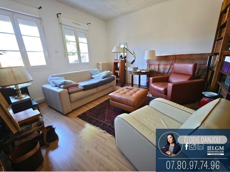 Maison - 223 m² - 7 pièces