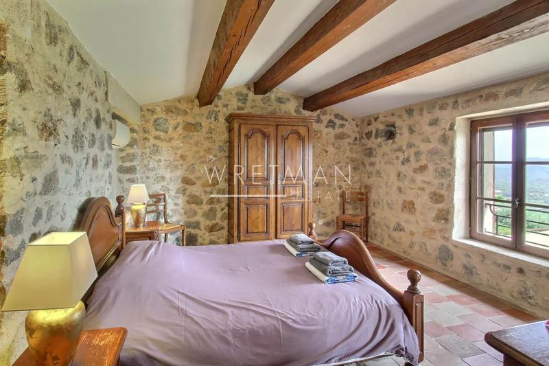 Villa - 201 m² - 6 pièces