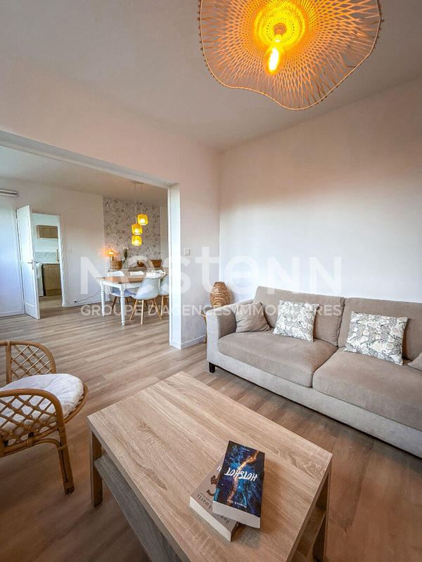 Appartement - 93 m² - 5 pièces