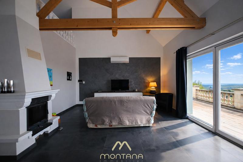 Maison contemporaine - 272 m² - 8 pièces