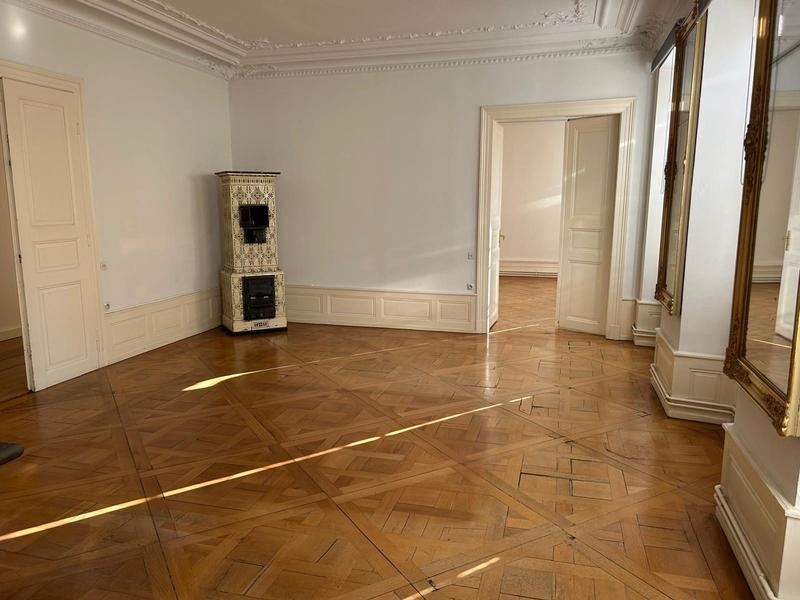 Appartement - 238 m² - 9 pièces