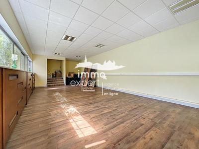Local d'activité / Entrepôt - 694 m² - 5 pièces