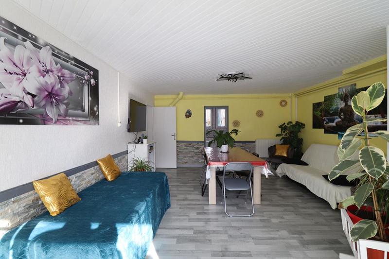 Maison - 230 m² - 11 pièces