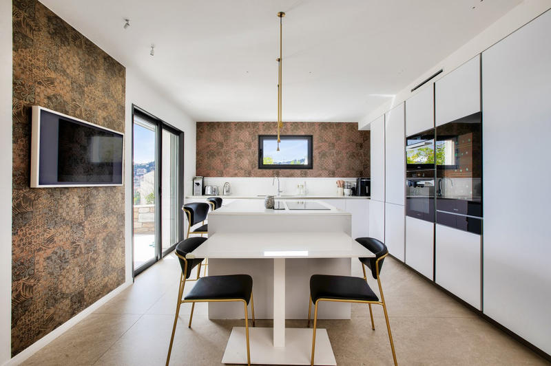 Appartement - 194 m² - 6 pièces