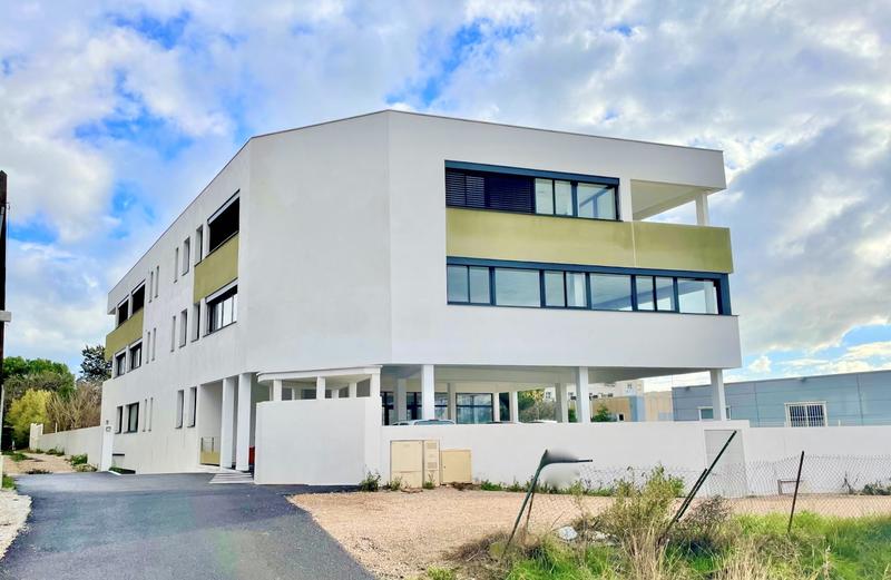 Local commercial - 306 m² - 1 pièce