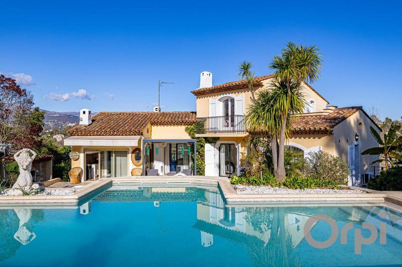 Villa - 300 m² - 8 pièces