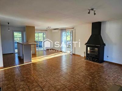 Maison - 207 m² - 11 pièces