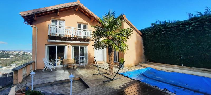 Maison - 121 m² - 6 pièces