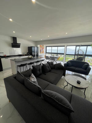 Appartement - 150 m² - 5 pièces