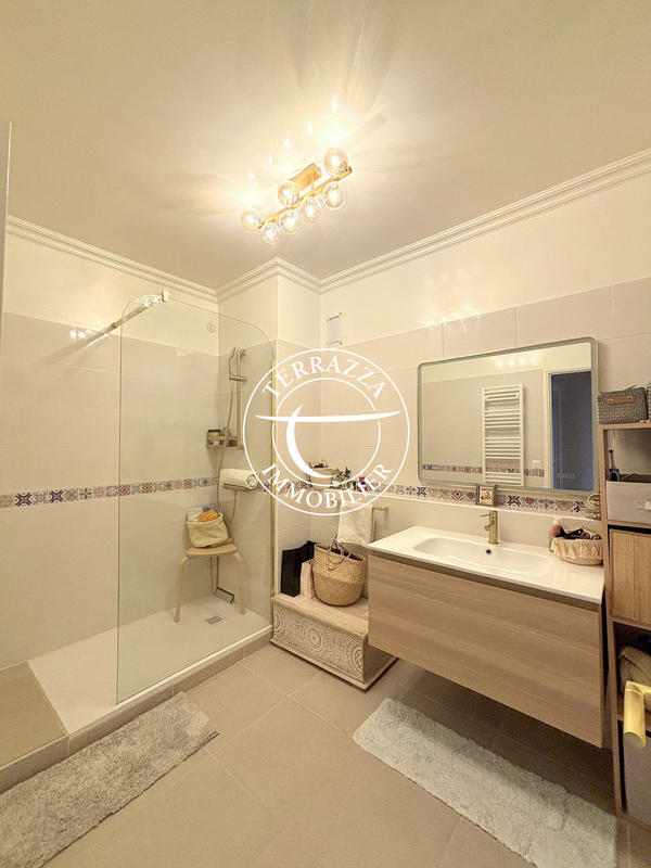 Appartement - 101 m² - 3 pièces