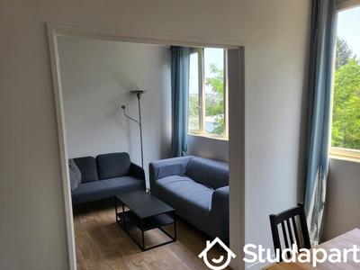 Chambre - 13 m² - 1 pièce