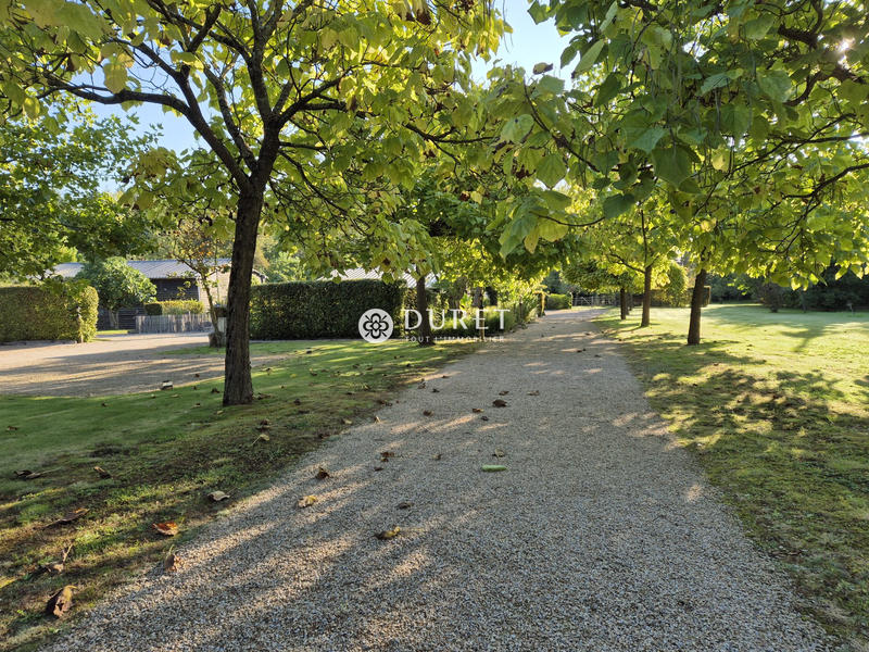 Villa - 359 m² - 11 pièces