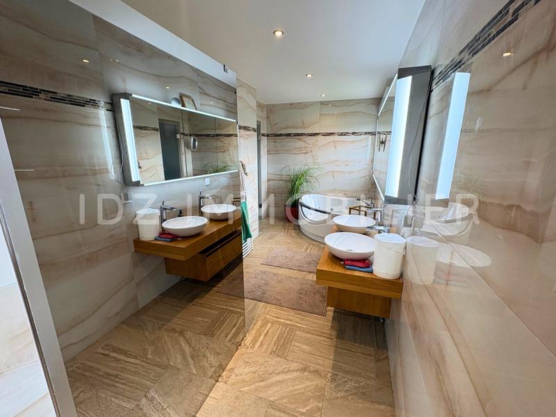 Maison - 155 m² - 6 pièces