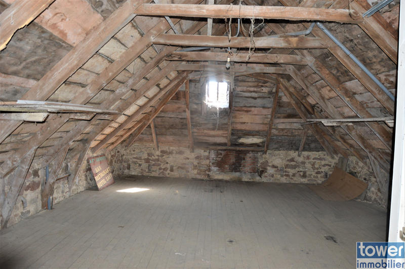 Maison - 300 m² - 13 pièces