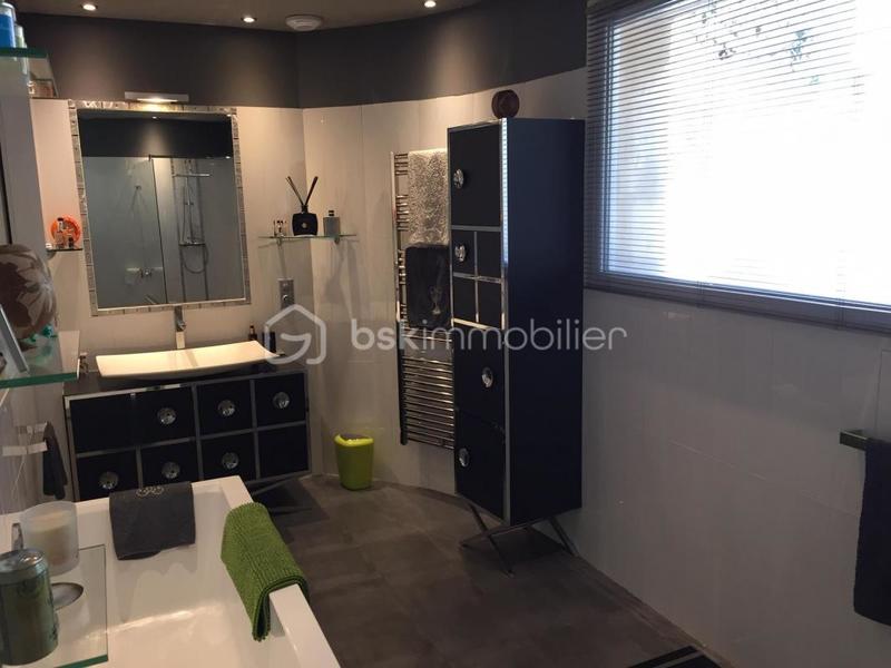 Propriété - 490 m² - 10 pièces