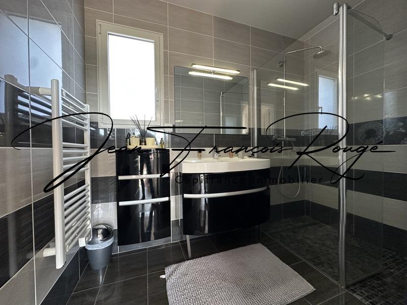 Maison - 170 m² - 7 pièces