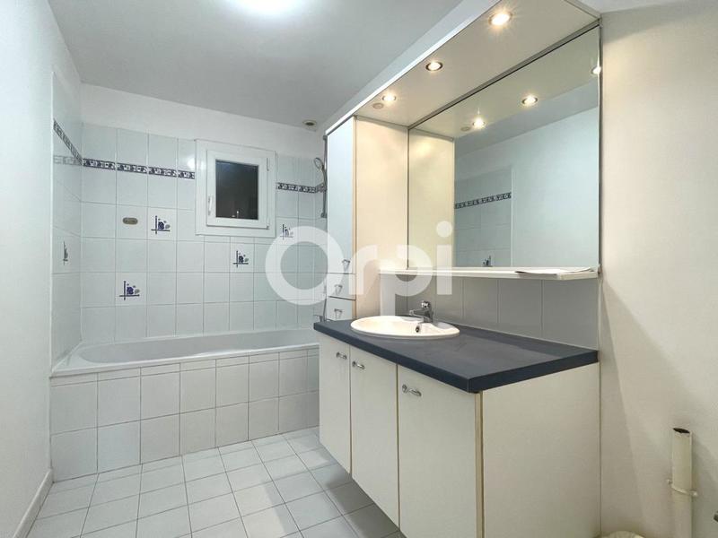 Maison - 96 m² - 5 pièces