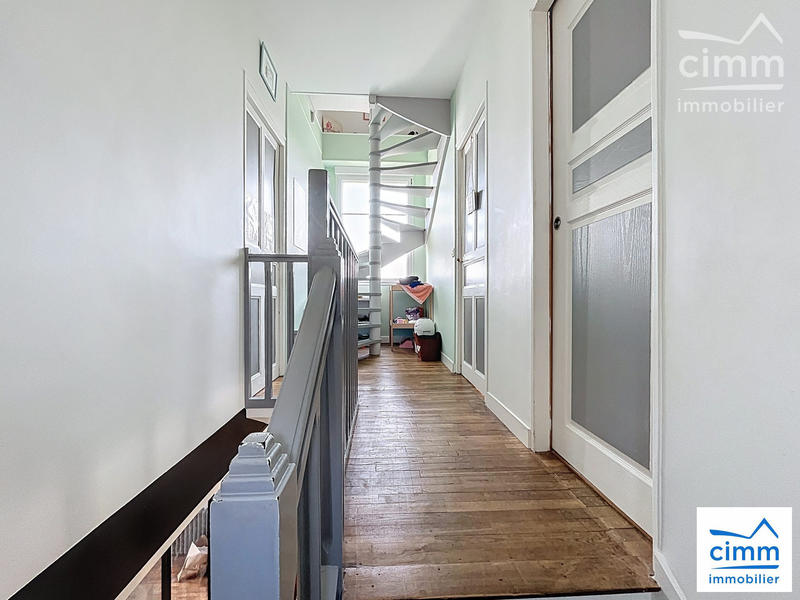 Maison traditionnelle - 145 m² - 6 pièces