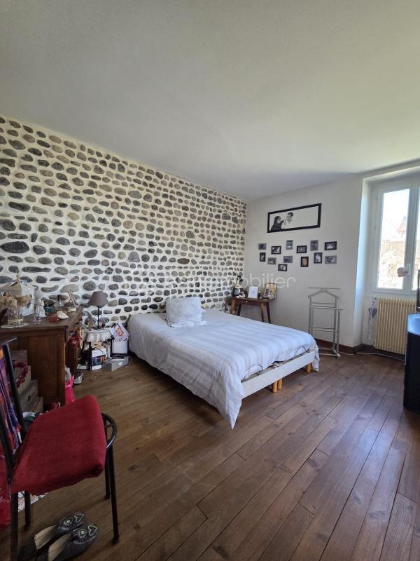 Maison traditionnelle - 170 m² - 6 pièces