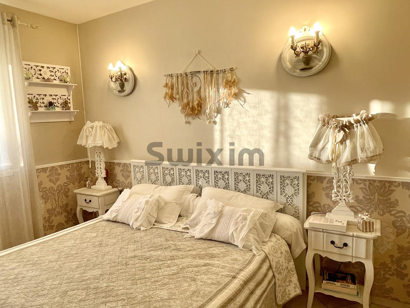 Propriété - 337 m² - 16 pièces