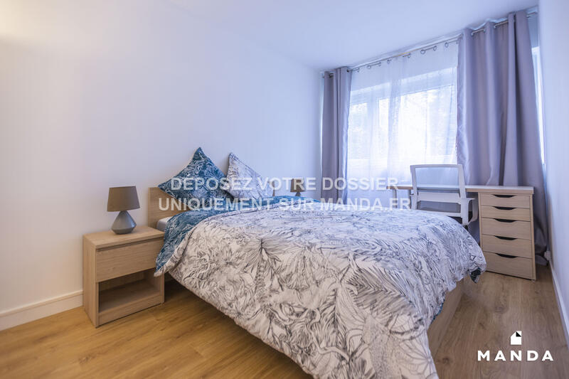 Chambre - 10 m² - 5 pièces