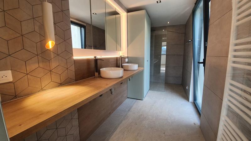 Maison - 180 m² - 5 pièces