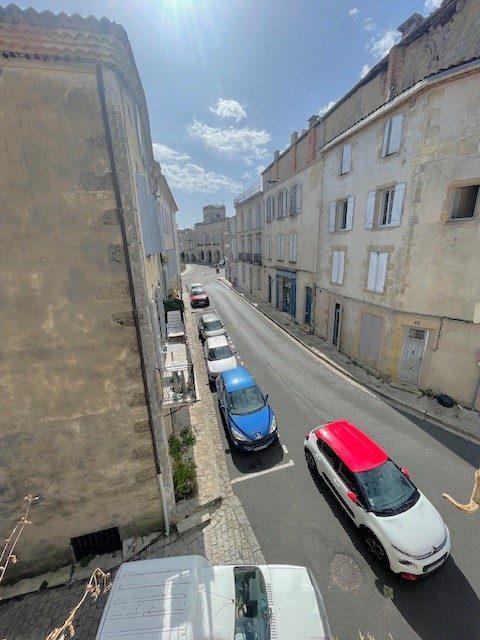 Maison - 185 m² - 10 pièces