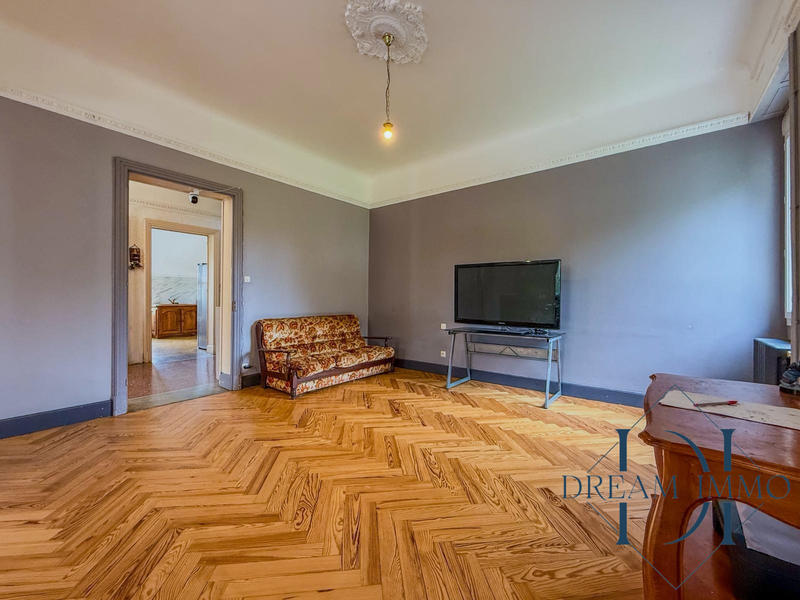 Maison - 204 m² - 8 pièces