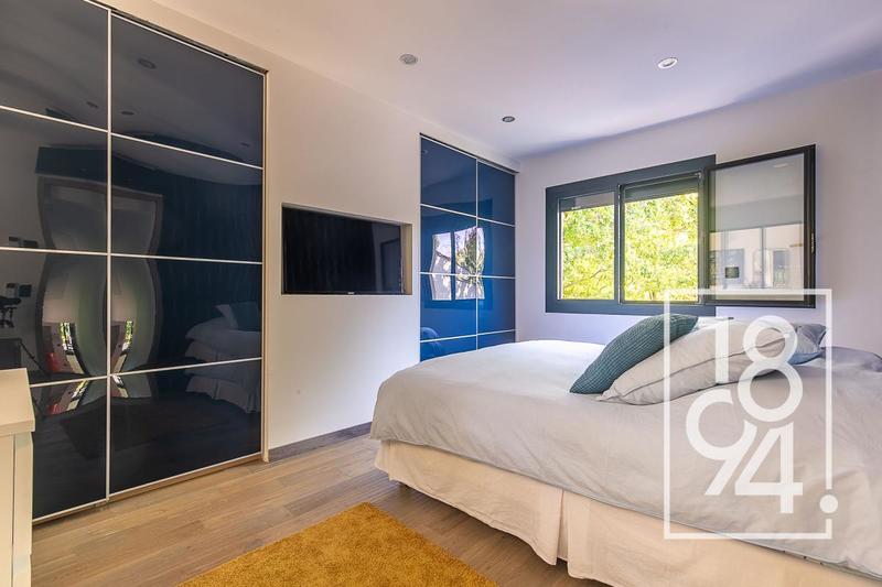 Villa - 230 m² - 6 pièces