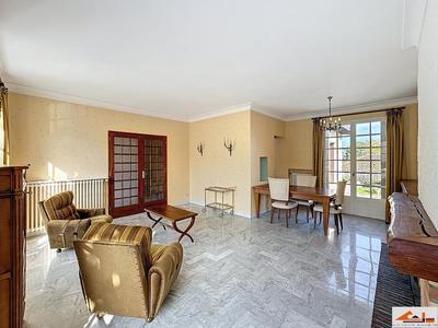 Villa - 200 m² - 7 pièces