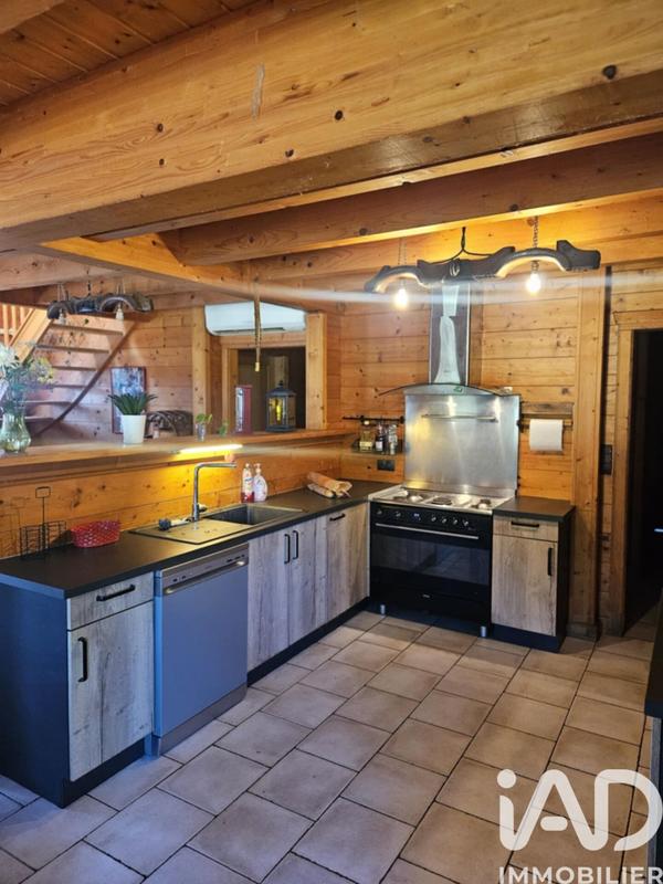 Châlet - 180 m² - 9 pièces