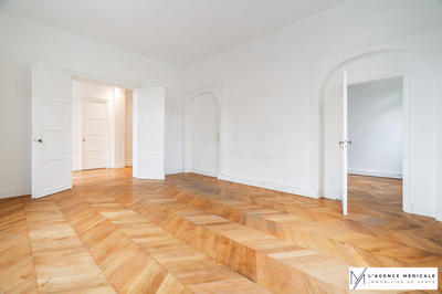 Appartement - 177 m² - 6 pièces