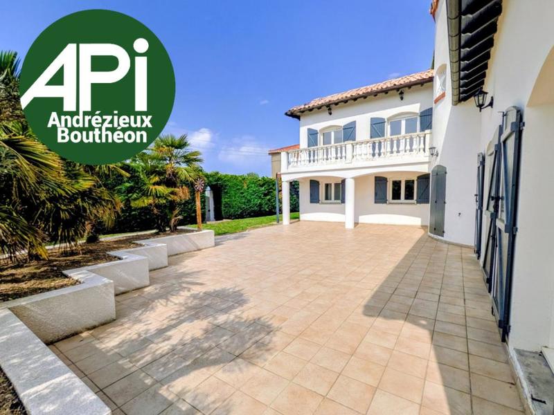 Maison - 280 m² - 7 pièces