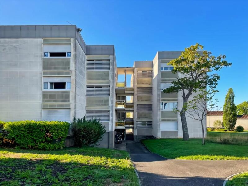 Appartement - 1 050 m² - 4 pièces