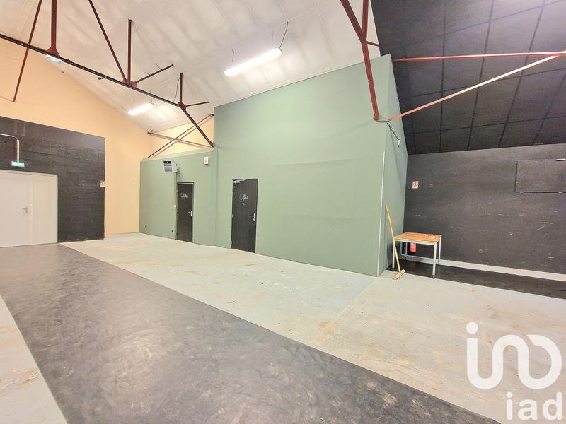 Maison - 300 m² - 4 pièces