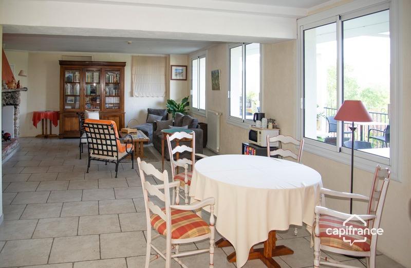 Maison - 351 m² - 16 pièces