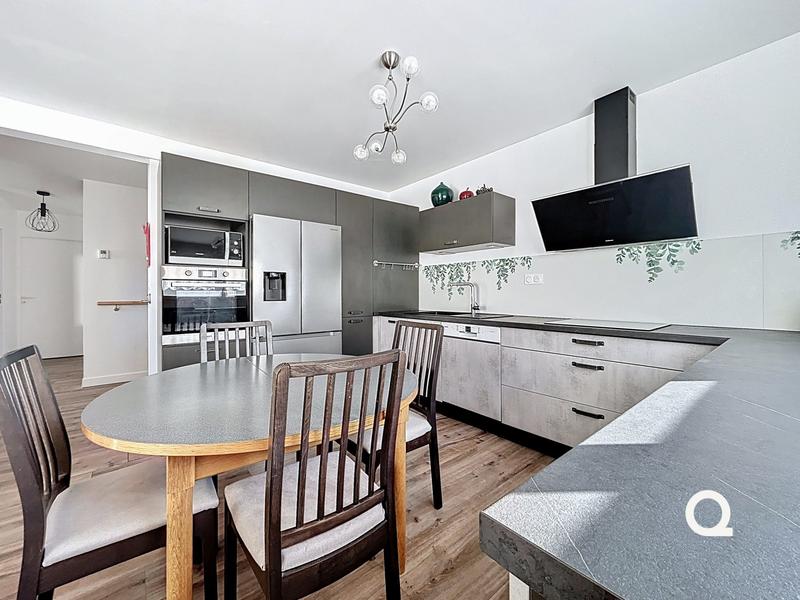 Appartement - 80 m² - 3 pièces